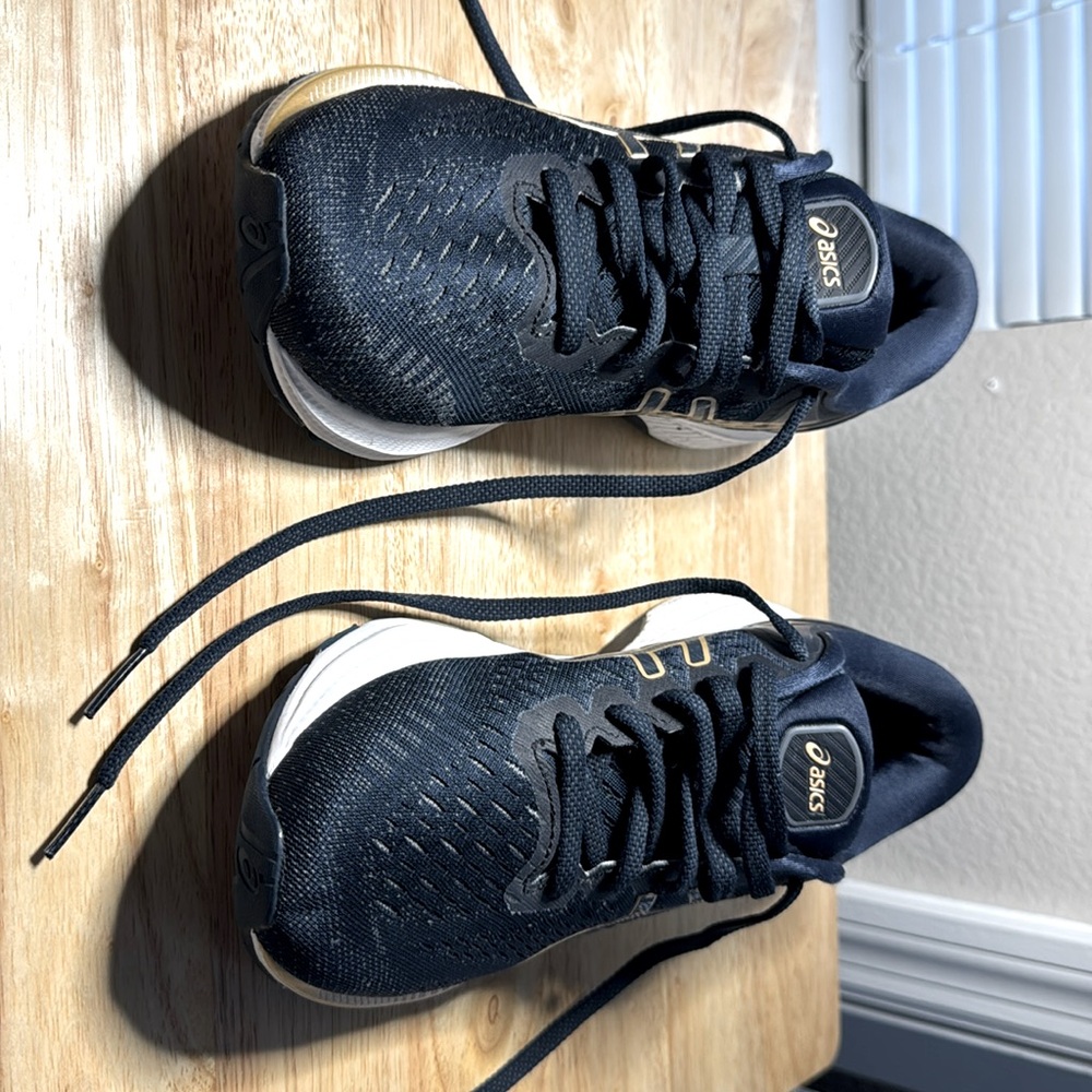 Women’s Asics Gel Kayano 27 size 7.5